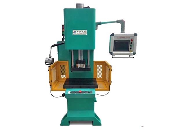 C型數(shù)控液壓機